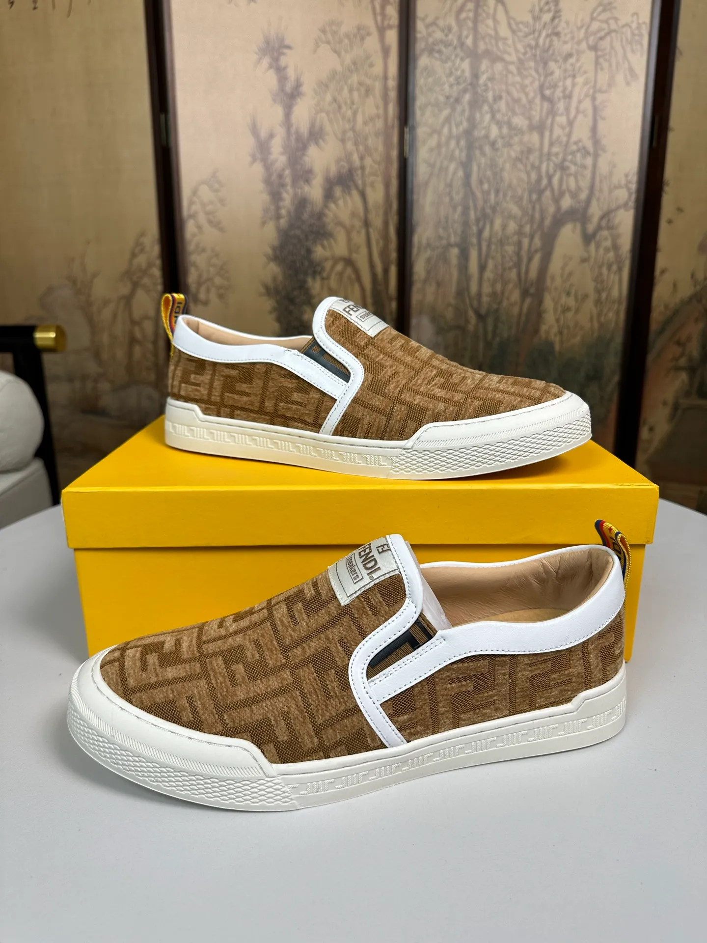 Factory price 380💰 (FENDI) New style 👊🏻 upper 🇮🇹 imported cowhide fabric 🇩🇪 imported sheepskin lining. The original outsole is molded to highlight the identity of every man, and the upper foot is stable and stable🚶🏻🚶🏻The high-end custom counters reproduce the original version📯No matter the wind or rain, the shoe last remains unchanged and can withstand the verification of time🔍️,🔵 Size: 38-44 (45 is custom-made and cannot be returned or exchanged